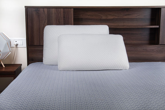 Super Soft Foam Pillow, (Regular Size, 21.5 x 13.75 x 5 inches, White, Pack of 2)